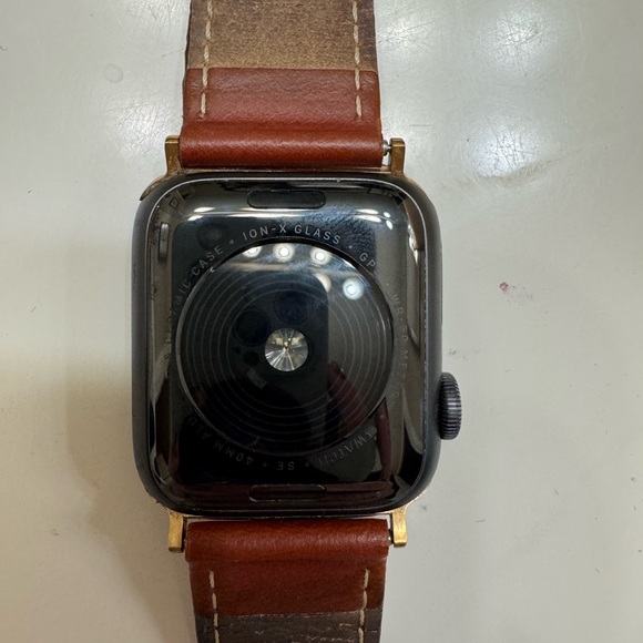Apple Watch SE 40 MM - Picture 8 of 11